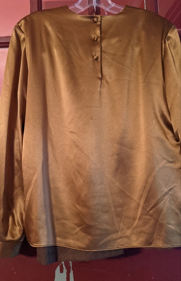 Stunning 80s Nipon skirt suit w/matching satin blouse - Picture 12 of 16